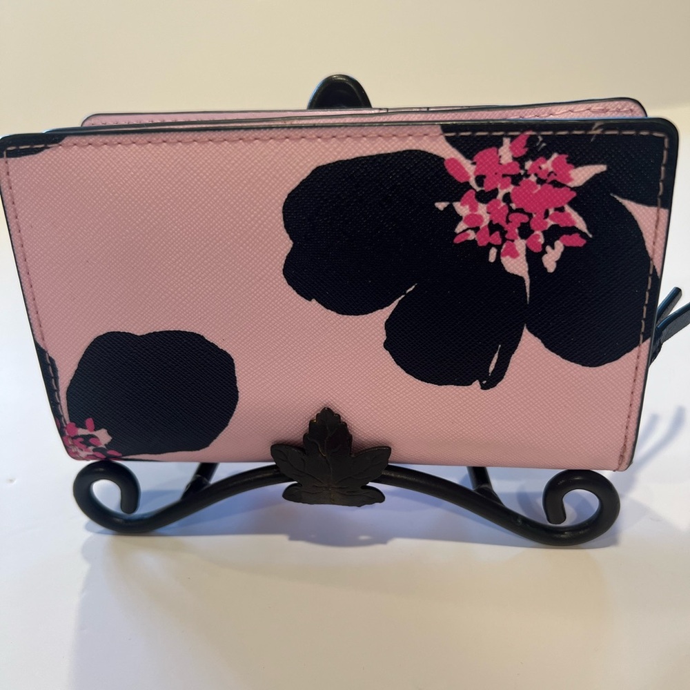 Kate Spade ♠️ New York Cameron Grand Pink and Black Floral Bifold Wallet NWOT - Picture 3 of 11